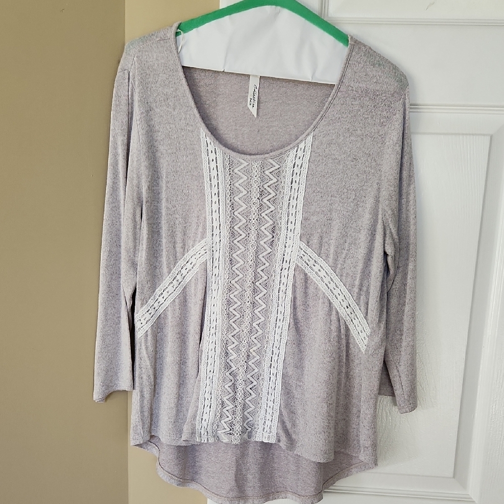 Soft Grey L9ng Sleeve Top, Collecrion Petite, Size M